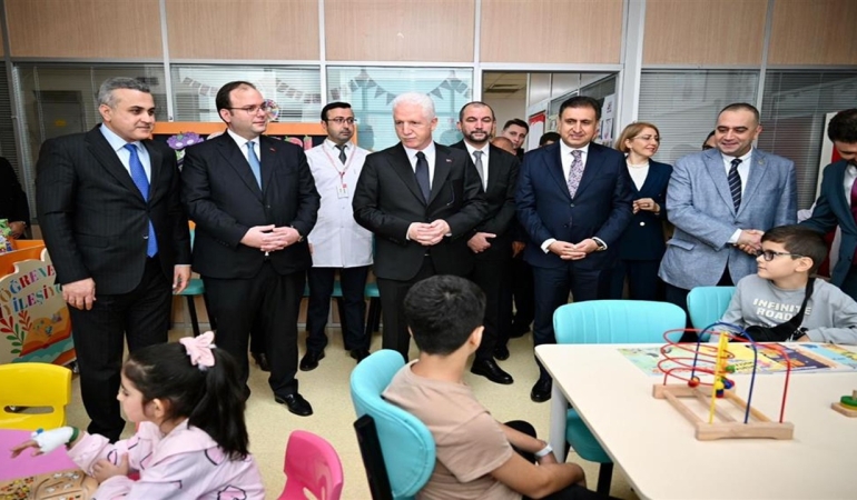 Kanuni Sultan Süleyman Eğitim ve Araştırma Hastanesi’nde ‘Hastane Sınıfı’ Hizmete Açıldı